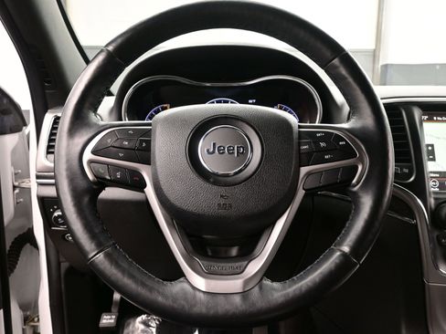 Used 2018 Jeep Grand Cherokee Limited image 24