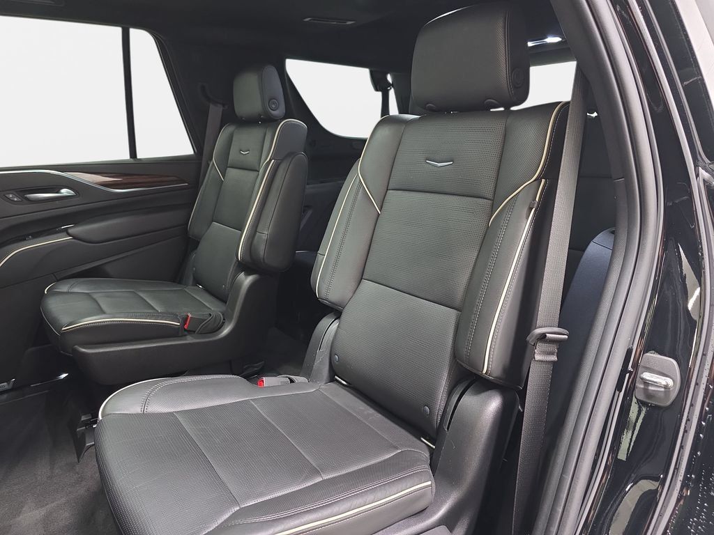 Used 2022 Cadillac Escalade Premium Luxury w/ Performance Package AWD/4WD image 13