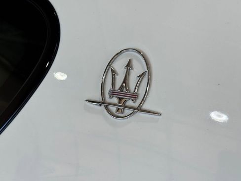 Used 2014 Maserati GranTurismo Sport image 26