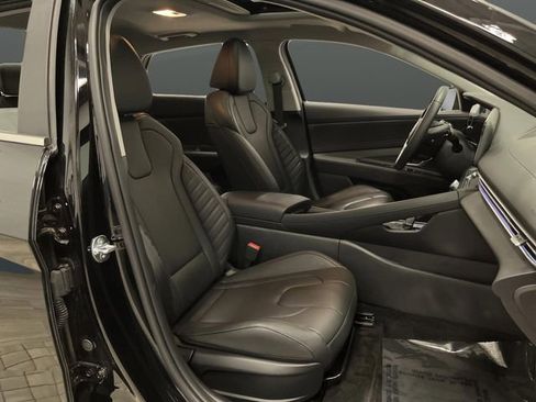 Used 2024 Hyundai Elantra Limited image 30