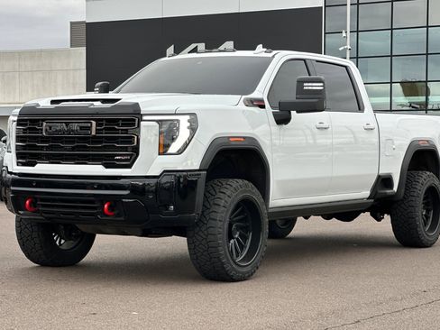 Used 2026 GMC Sierra 2500 AT4X image 8