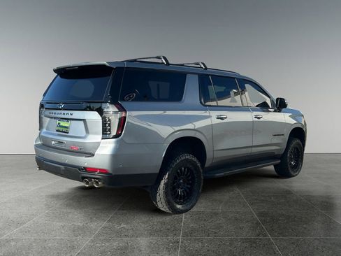 Used 2025 Chevrolet Suburban RST w/ RST Capability Package AWD/4WD image 10