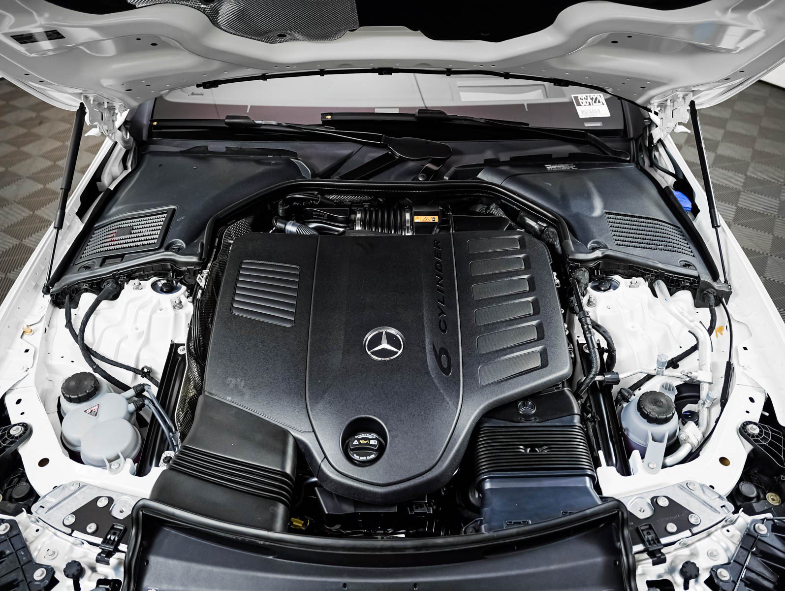 New 2026 Mercedes-Benz CLE 450 4MATIC Coupe image 4