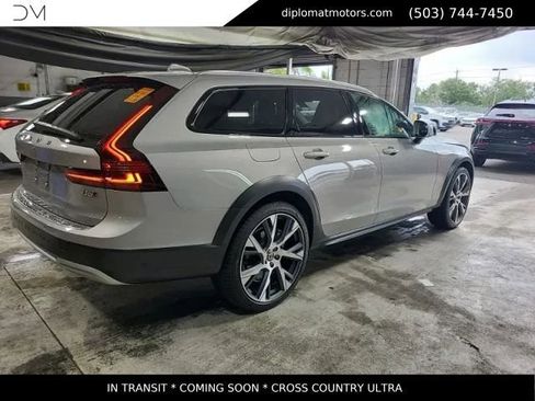 Used 2025 Volvo V90 B6 Cross Country Ultra w/ Protection Package Premier AWD/4WD image 4