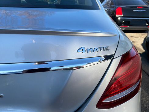 Used 2017 Mercedes-Benz E 300 4MATIC image 8