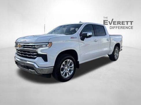 Used 2025 Chevrolet Silverado 1500 LTZ image 3