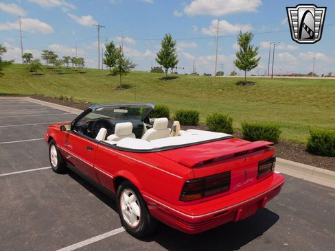 Used 1992 Pontiac Sunbird SE image 7