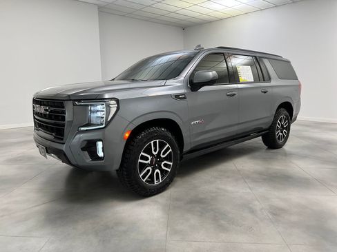 Used 2022 GMC Yukon XL AT4 AWD/4WD image 3