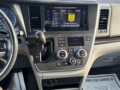 Used 2017 Toyota Sienna XLE image 24