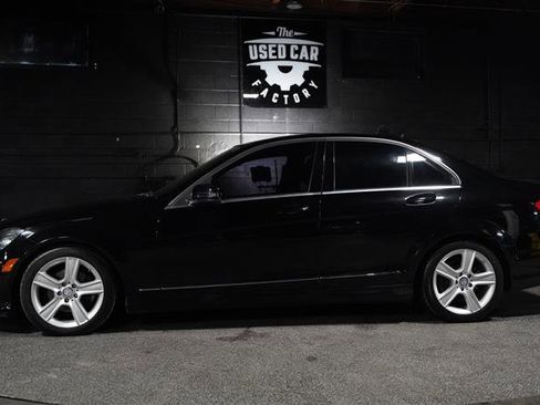 Used 2011 Mercedes-Benz C 300 4MATIC Sedan image 2