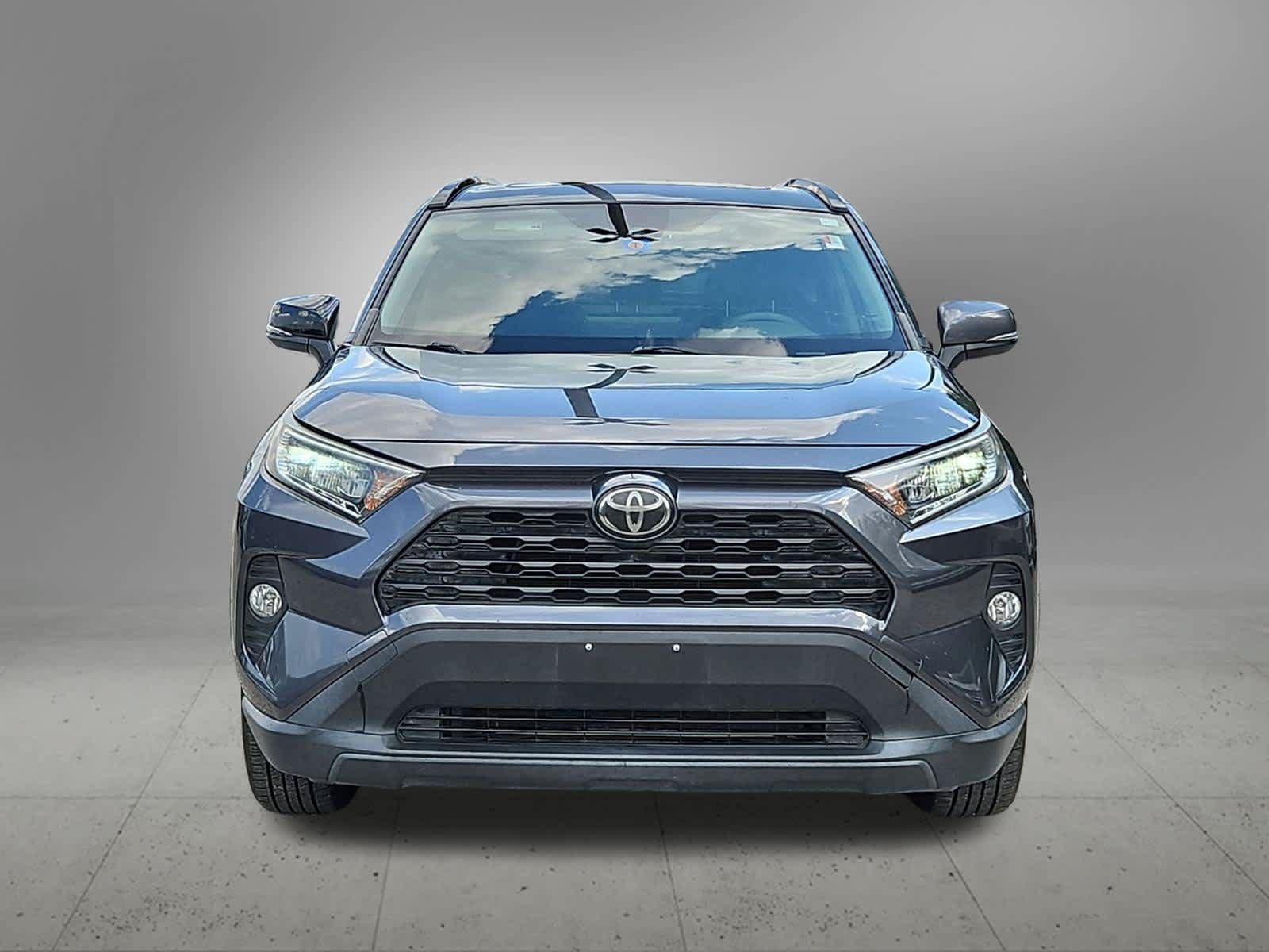 Used 2019 Toyota RAV4 XLE w/ Convenience Package FWD image 9