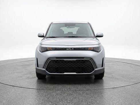 Used 2025 Kia Soul LX w/ LX Technology Package FWD image 2