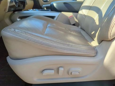 Used 2016 Nissan Titan SL image 13