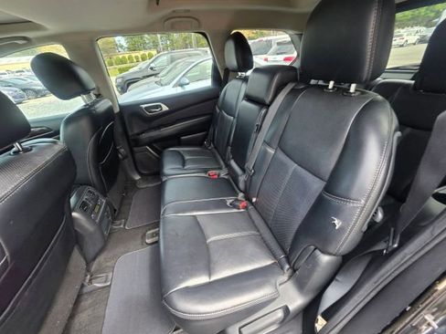 Used 2015 Nissan Pathfinder Platinum image 19