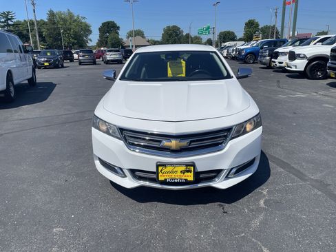 Used 2014 Chevrolet Impala LT w/ Convenience Package FWD image 3