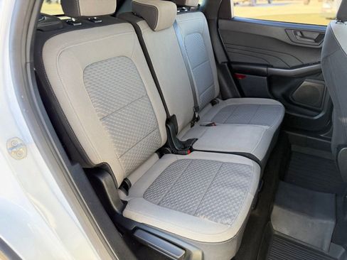 Used 2022 Ford Escape SE image 26