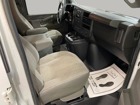 Used 2020 Chevrolet Express 2500 w/ Driver Convenience Package RWD image 17