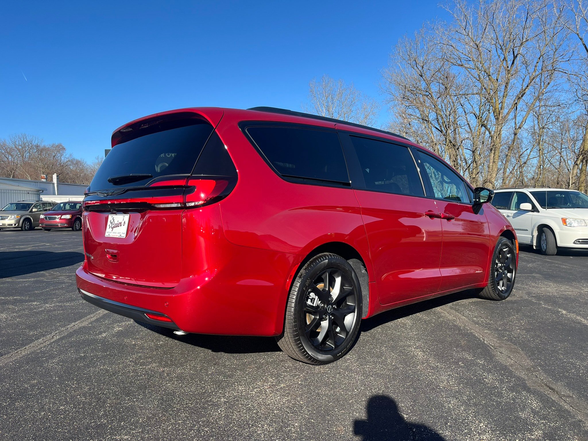 New 2026 Chrysler Pacifica Select w/ S Appearance Package FWD image 3