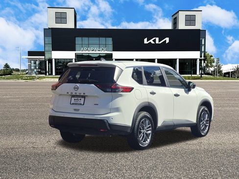 Used 2024 Nissan Rogue S AWD/4WD image 5