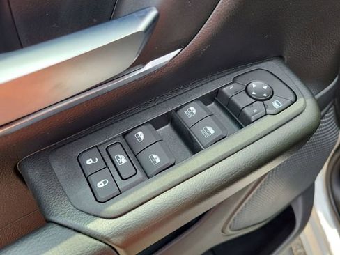 New 2026 RAM 1500 4x4 Crew Cab image 15