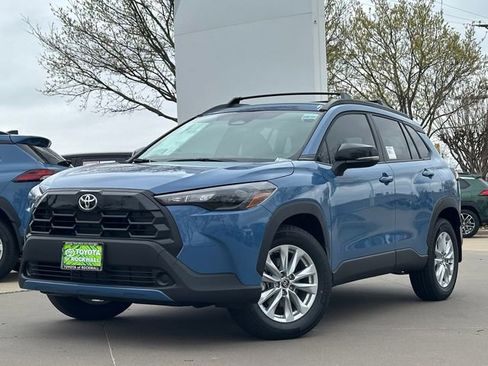 Used 2026 Toyota Corolla Cross LE image 1