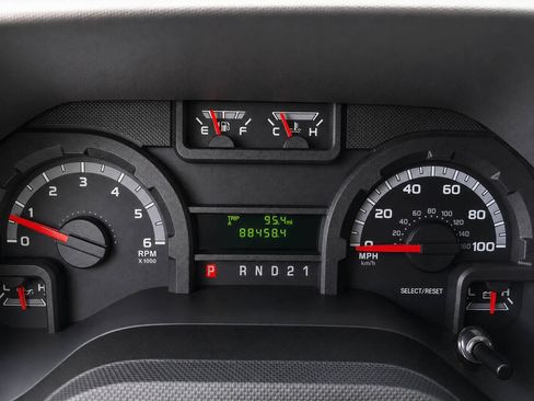 Used 2009 Ford E-350 and Econoline 350 Extended Super Duty RWD image 7
