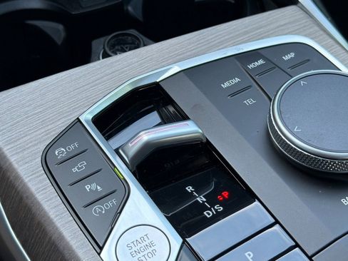 Used 2025 BMW 330i xDrive Sedan w/ Premium Package image 28