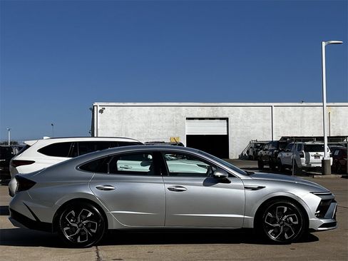 Used 2025 Hyundai Sonata SEL image 3