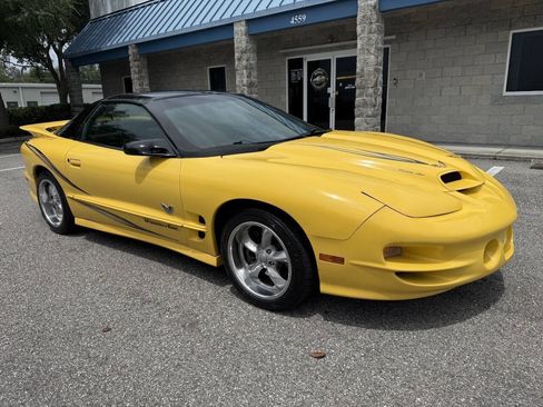 Used 2002 Pontiac Firebird Formula RWD image 9
