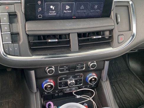 Used 2023 GMC Yukon SLT image 8