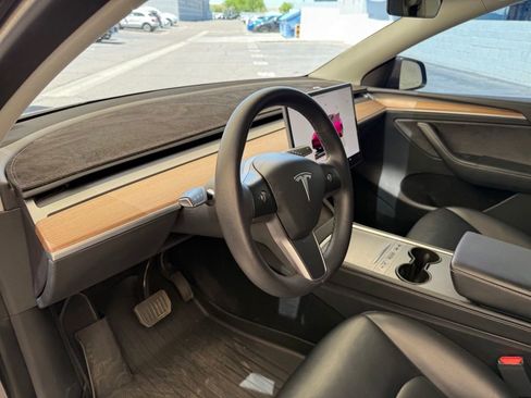 Used 2023 Tesla Model Y Long Range AWD/4WD image 12