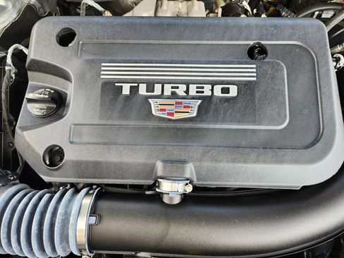 Used 2024 Cadillac XT4 Premium Luxury image 32