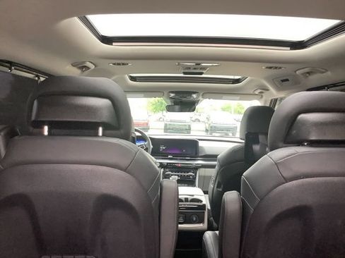 Used 2024 Kia Carnival SX Prestige FWD image 10