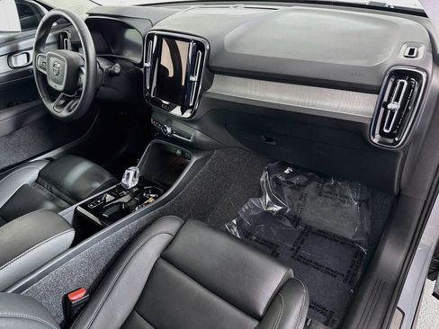 Used 2026 Volvo XC40 B5 Plus AWD/4WD image 30