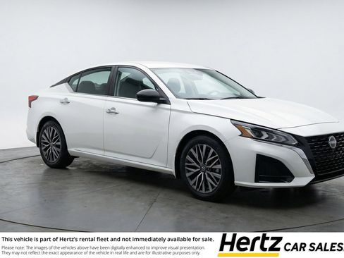 Used 2025 Nissan Altima 2.5 SV image 1
