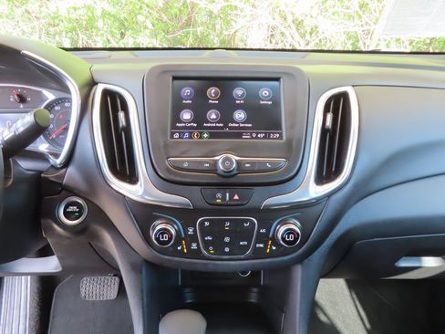 Used 2023 Chevrolet Equinox LT w/ Driver Convenience Package image 18