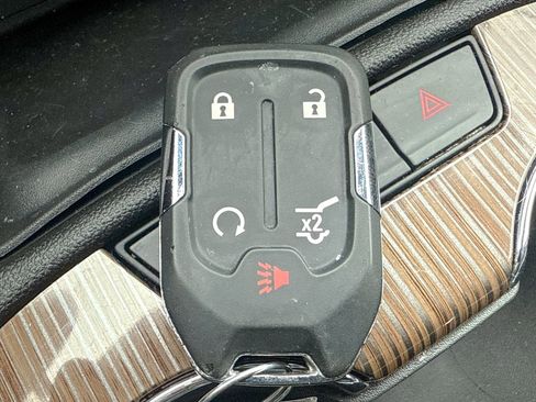 Used 2023 GMC Acadia SLE w/ Driver Convenience Package image 42