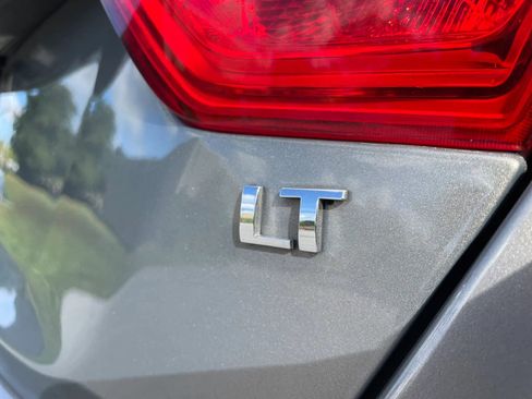 Used 2017 Chevrolet Impala LT FWD image 14