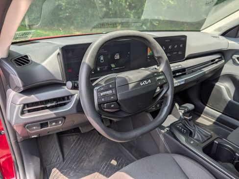 Used 2025 Kia K4 FWD image 30