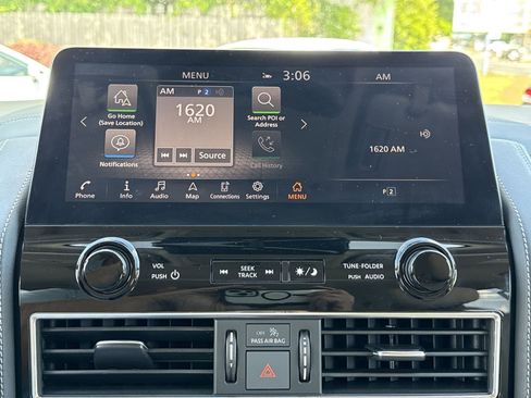 Used 2024 Nissan Armada Platinum w/ Captain's Chairs Package image 31