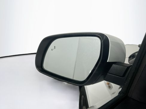Used 2025 Hyundai Venue SEL FWD image 16