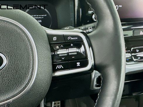 Used 2021 Kia Sorento SX Prestige image 16