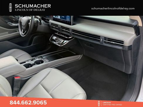 Used 2024 Lincoln Corsair FWD image 13