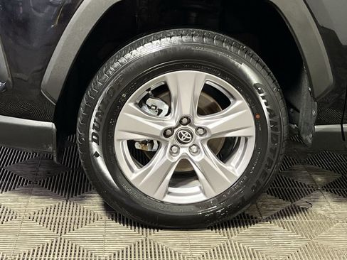 Used 2025 Toyota RAV4 XLE AWD/4WD image 13