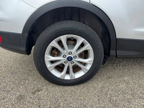 Used 2017 Ford Escape SE FWD image 25