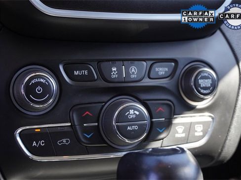 Used 2022 Jeep Cherokee Trailhawk image 28