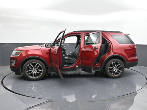 Used 2016 Ford Explorer Sport w/ Equipment Group 401A AWD/4WD image 43