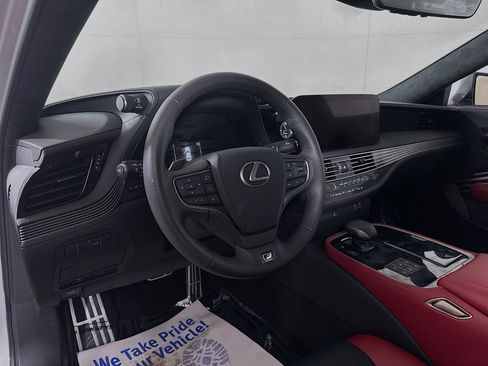 Used 2025 Lexus LS 500 F Sport image 9