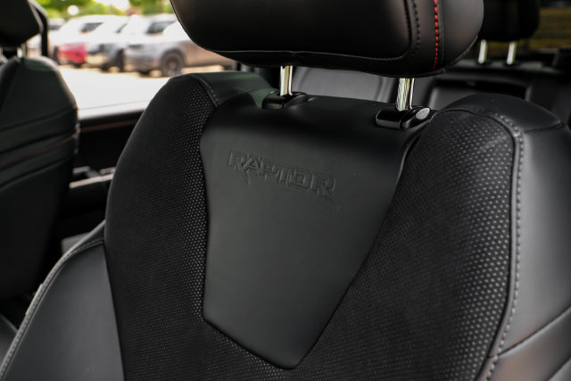 Used 2025 Ford F150 Raptor AWD/4WD image 39