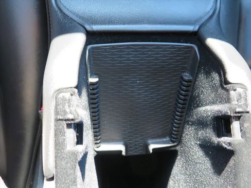 Used 2024 Cadillac XT4 Premium Luxury image 14